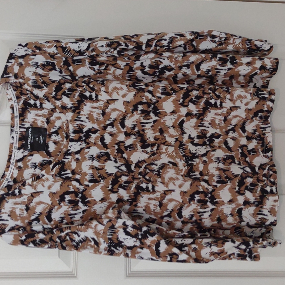 Liz Claiborne Sport blouse in size XL.